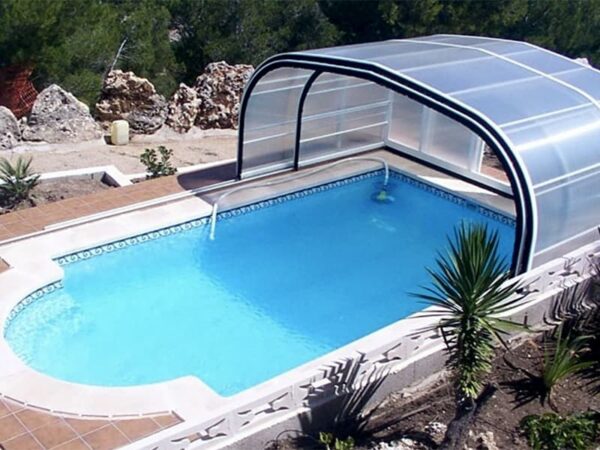piscina privada cubierta