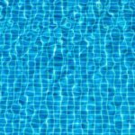 como-pegar-gresite-en-la-piscina-con-agua-piscinas-plaza-zaragoza-destacada-azul